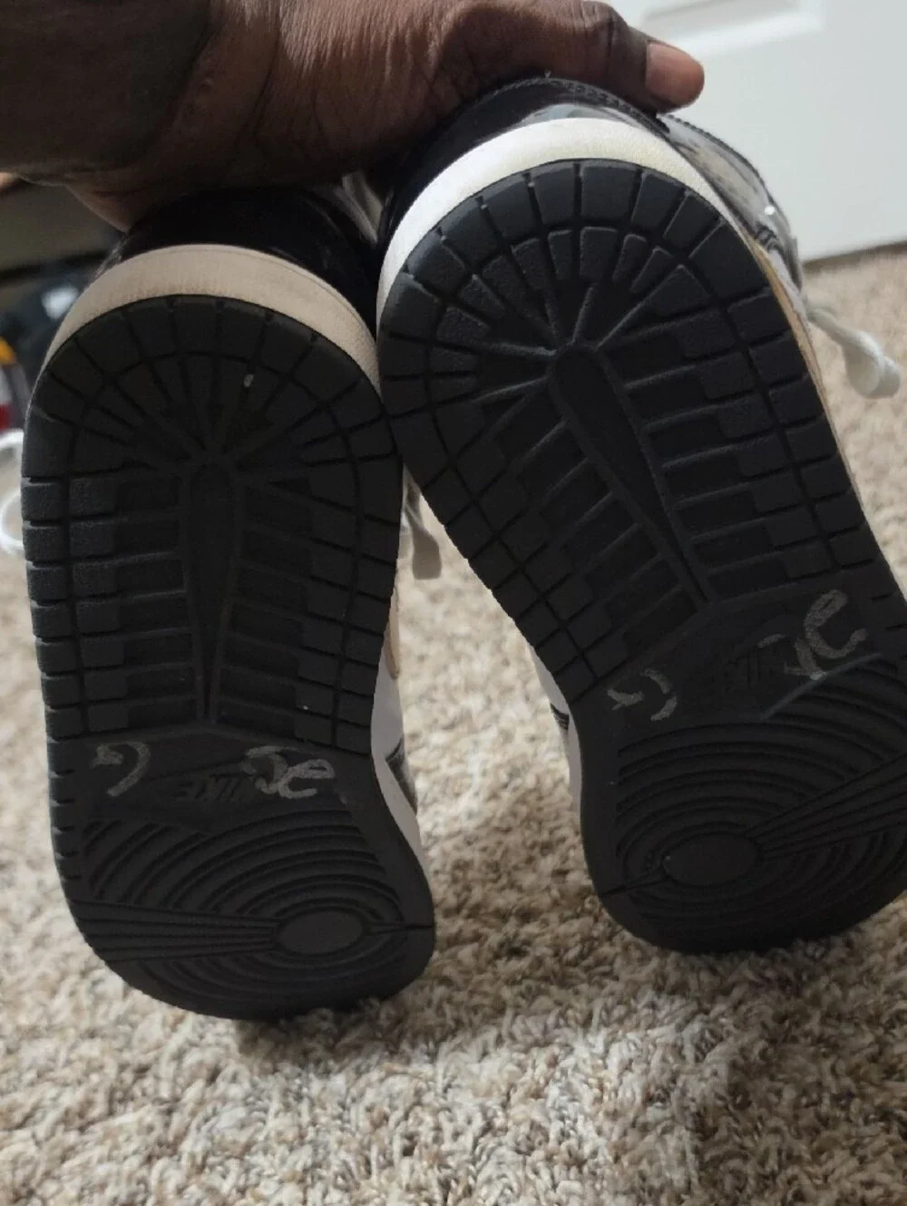 Jordan 1 SE Mid Black White and Gold